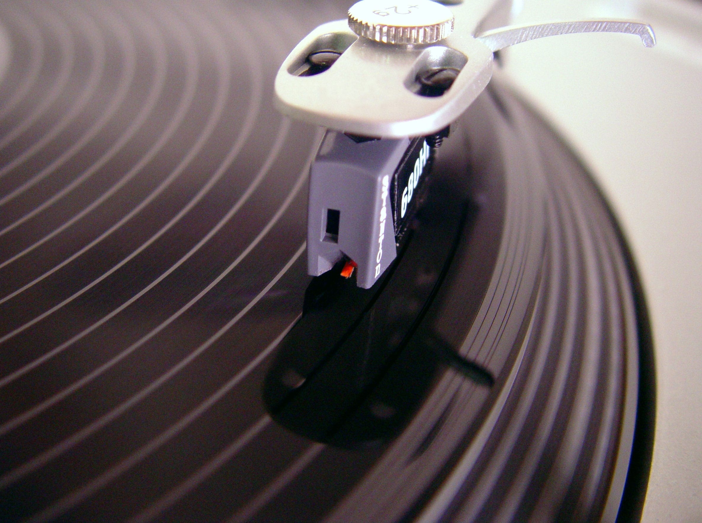 Vinyl v's CD Mastering In the Loudness War