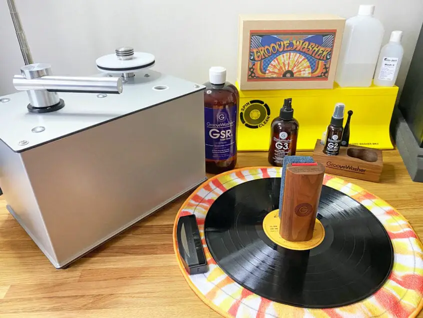 How to clean vinyl records. Cleaning tools image.
